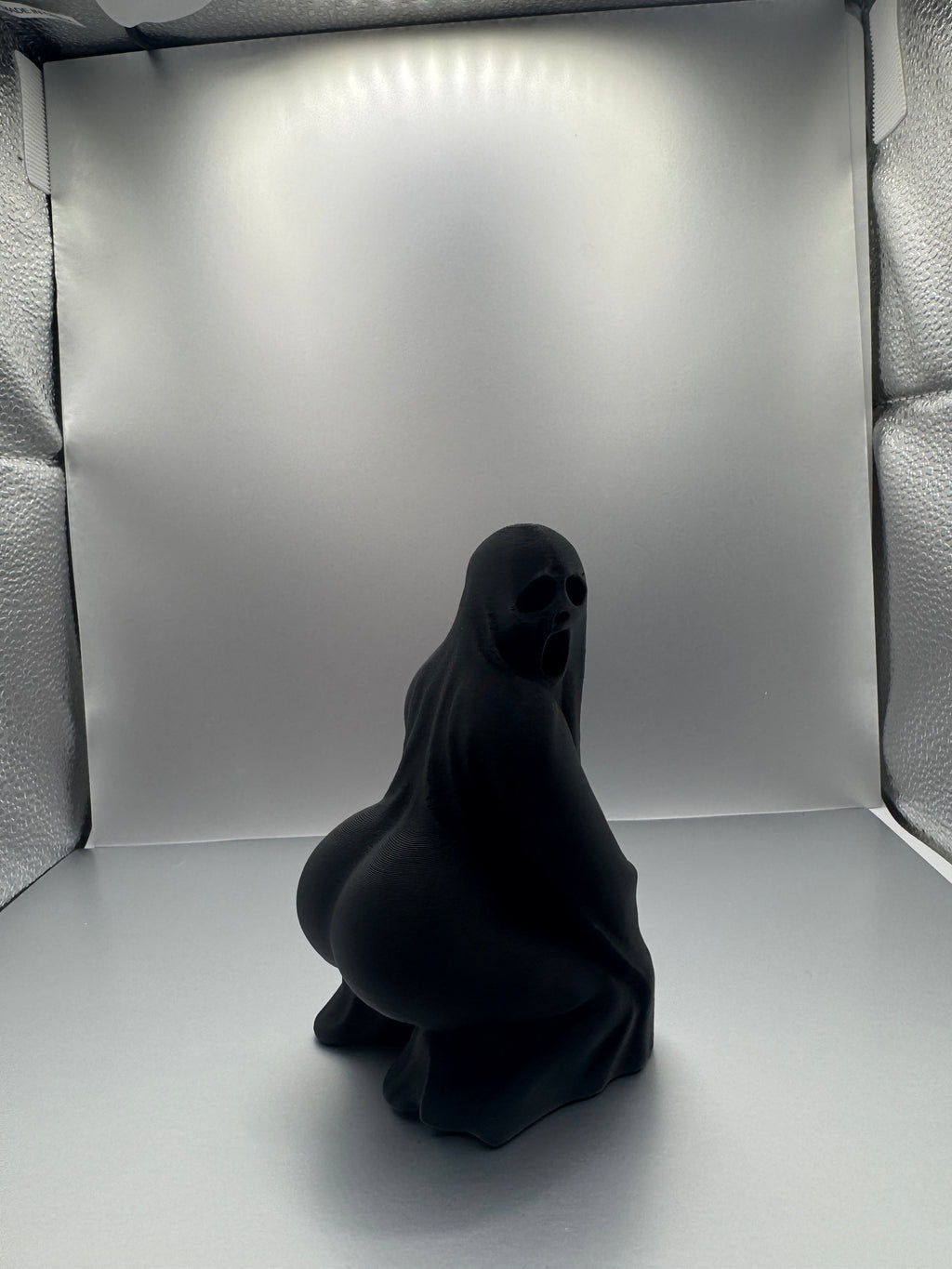 Ghostface Thic Table Decorations Statue - Unique Halloween Decor for Your Home