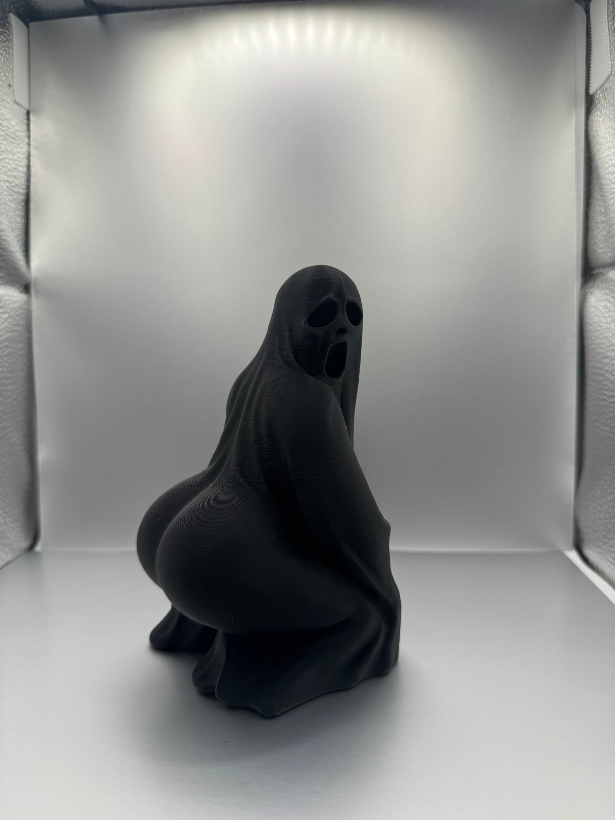 Ghostface Thic Table Decorations Statue - Unique Halloween Decor for Your Home