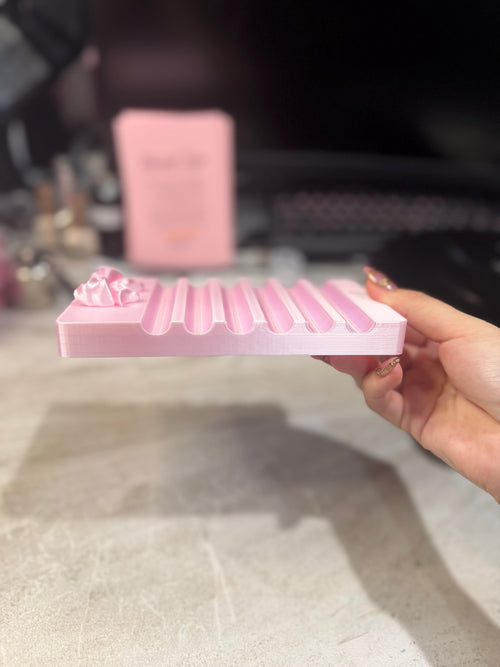 Silky Light Pink Coquette Nail Brush Rest – Elegant Nail Art Brush Holder for Acrylic, Gel & Nail Design Tools